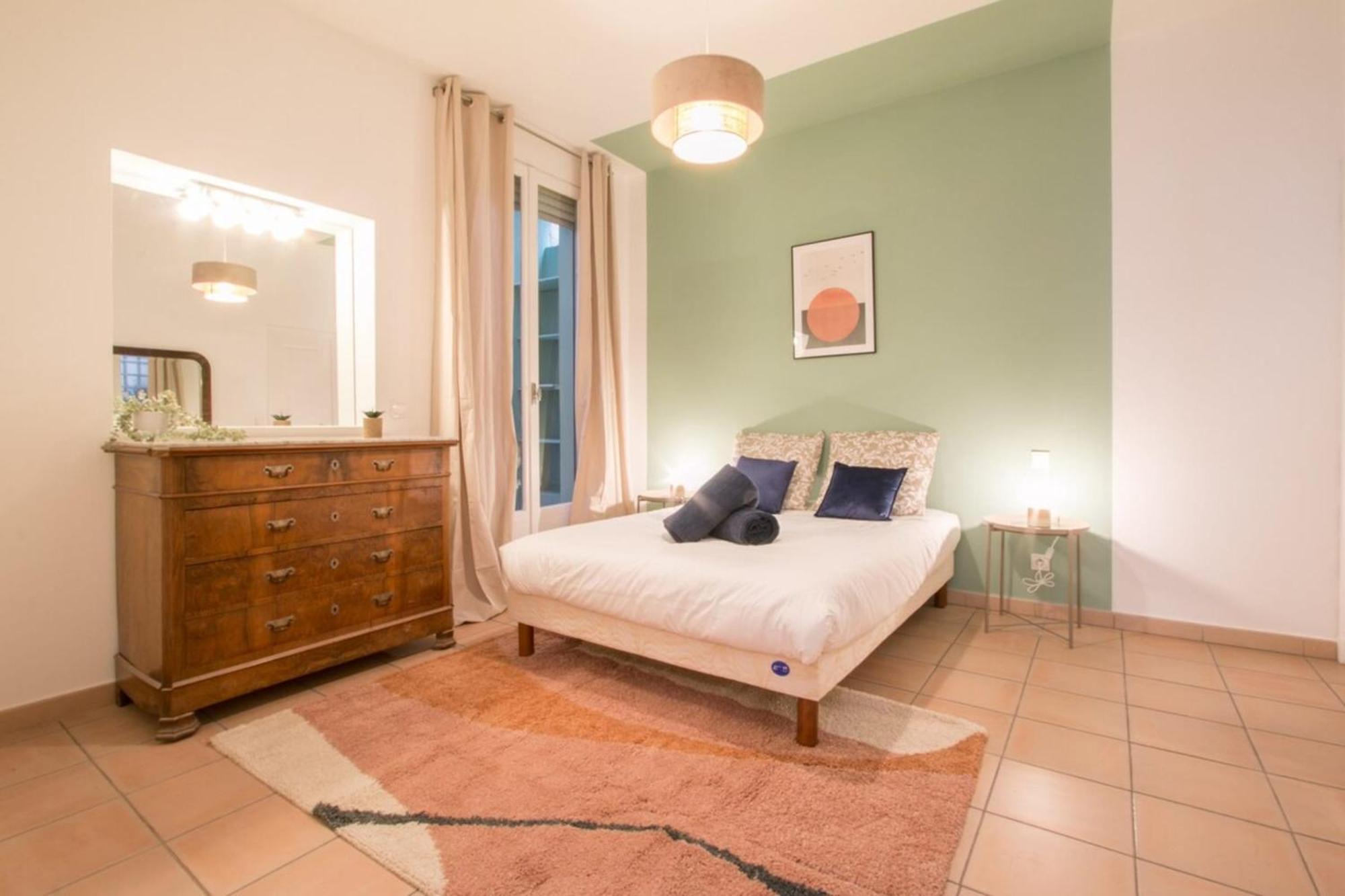 Spacious 2-Bedroom In The Centre Of Menton Dış mekan fotoğraf